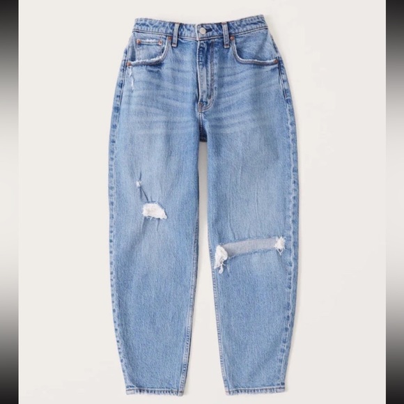 New Abercrombie Curve Love Mom Jeans - Picture 5 of 9